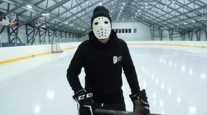 Как не смотреть на шайбу, видеть всё и даже блондинку в третьем ряду.