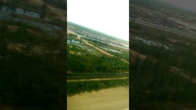 Посадка самолета аэропорт город Новый Уренгой 2015 год