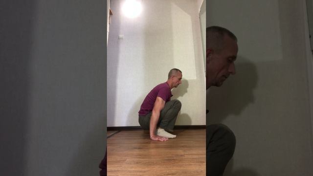 Простейшее с виду, но сложно выполнимое упражнение  не гибких