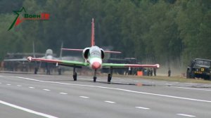 Лучшие моменты посадки самолетов на аэродромный участок дороги