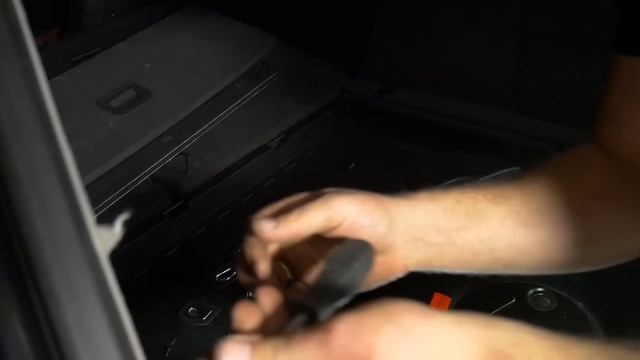 Montaż / demontaż tapicerki i boczków bagażnika Audi A4 B6 смотреть онлайн