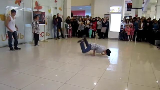 мой друг рача танцует брейк данс смотреть онлайн