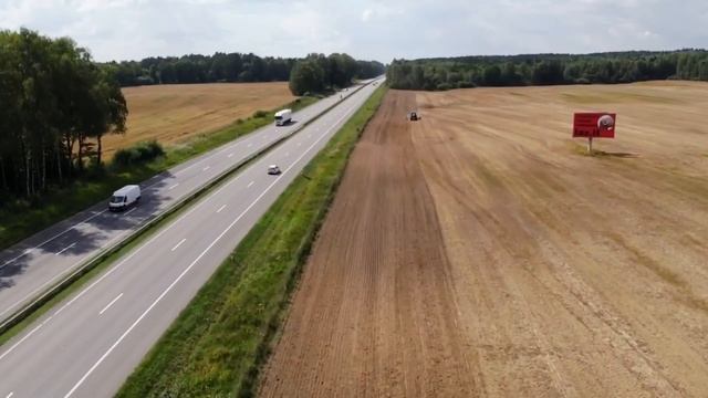 Дискование после зерновых, обработка почвы, трактора Красный case 185 и John Deere смотреть онлайн