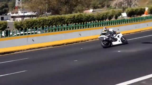 Мото / Спорт / Мотоциклы / Гонки смотреть онлайн