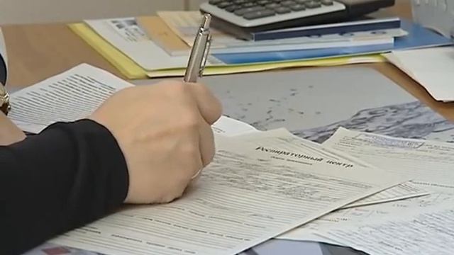 Депутаты областной Думы заинтересовались зарплатой врачей и педагогов