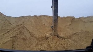 Как заезжать на полку и съезжать с нее на экскаваторе?