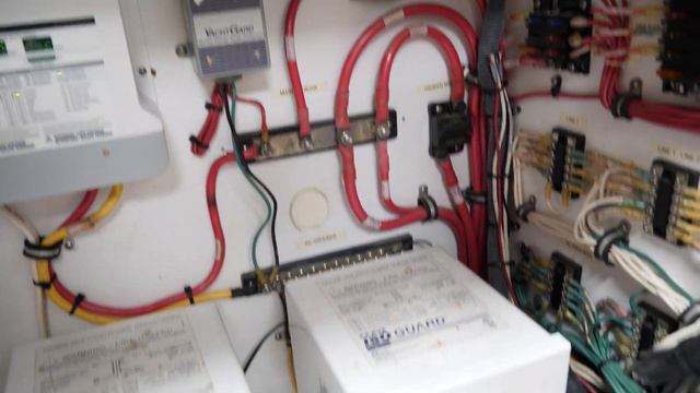 Proof That AFFORDABLE Bluewater Catamarans Exist! [Full Tour] Learning the Lines смотреть онлайн