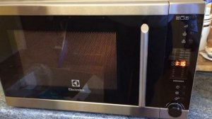 Electrolux EMS30400OX microwave