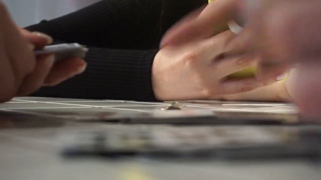 Практика по гипнозу: совмещение уличных фокусов и техник внушения наяву