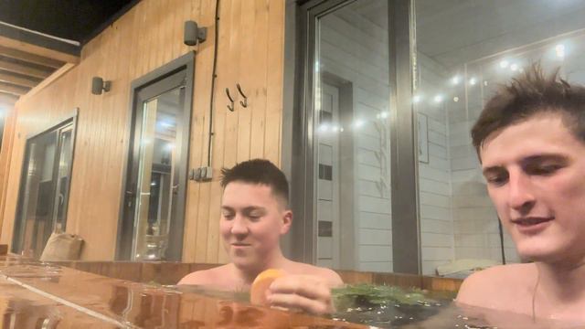 ЧЕМ ЖЕ ПОПУЛЯРЕН ОТДЫХ В ЛЕСНЫХ ДОМИКАХ? ВОКРУГ - ДИКАЯ ПРИРОДА, А ВНУТРИ ПРИВЫЧНЫЙ КОМФОРТ | ОБЗОР смотреть онлайн