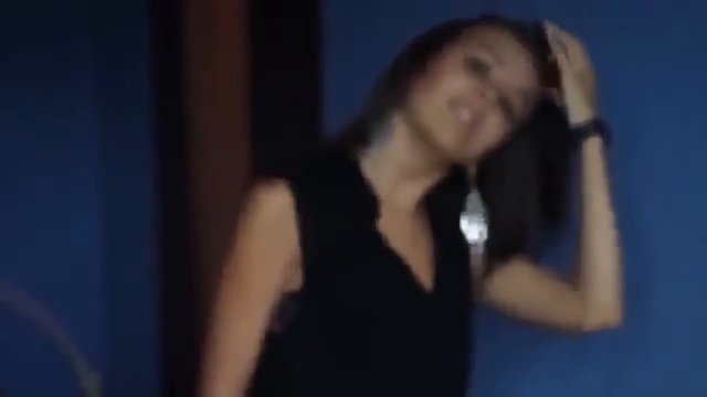 Девушки танцуют под крутой Dubstep смотреть онлайн