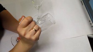 Как украсить свадебные бокалы