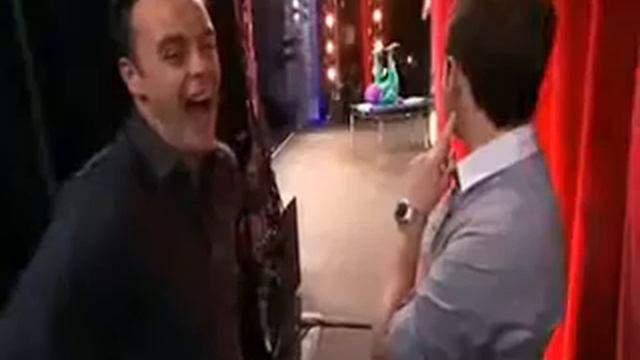 Украина мае талант, фигня все єто, вот Англия имеет талант, да какой я сказала бы талантище!!! смотреть онлайн