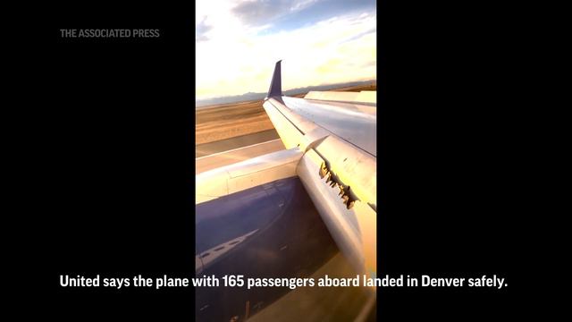 United Airlines flight diverted due to damaged wing смотреть онлайн