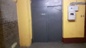Что будет если нажать на лишнюю кнопку в приказе лифта
