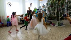 Танец "Потолок ледяной" старшая группа.