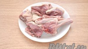 Утка, тушёная с картошкой в казане