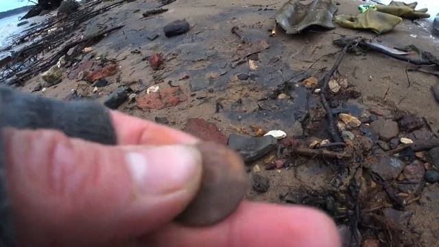 КОП ПО БЕРЕГУ РЕКИ ВОЛГА.  НАШЛА СЕРЕБРО.  ПОИСК  МЕТАЛЛОИСКАТЕЛЕМ. ЗАТОПЛЕННОЕ УРОЧИЩЕ.