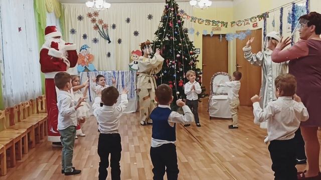 Новогодний утренник, 2 младшая группа. смотреть онлайн
