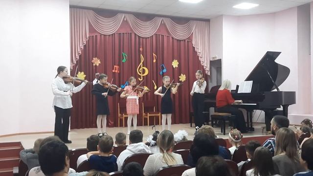 Английский народный танец. Исп. ансамбль скрипачей ДМШ г. Вуктыла смотреть онлайн