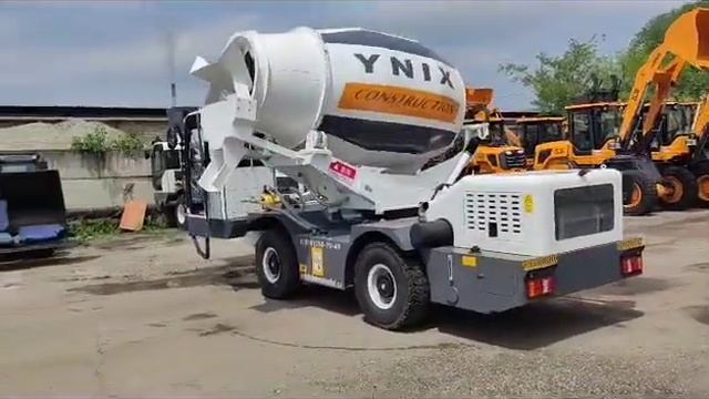 Бетоносмеситель с самозагрузкой Ynix QGMC3000 смотреть онлайн