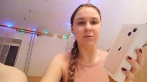 Купила айфон сама в 14 лет