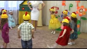 ТАНЕЦ ЦЫПЛЯТ / Утренник 8 МАРТА / Младшая группа