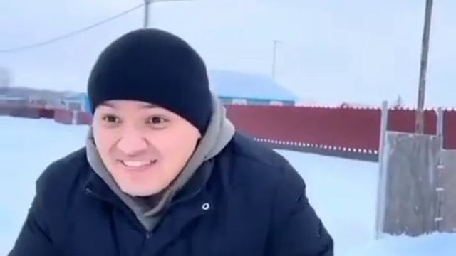 слова дед мороза снежок на асфальте смотреть онлайн