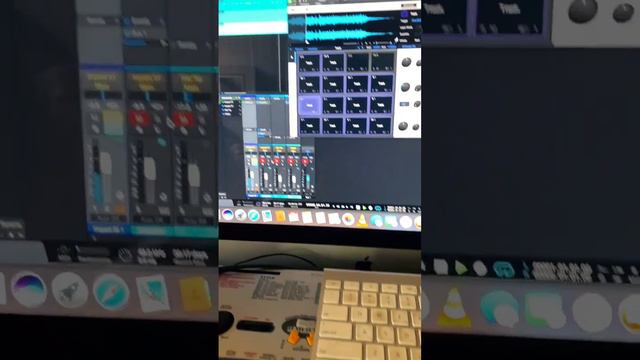 #music #hiphop #beat #choppingsamples #beatmaker #beats #hiphop #studioone #studio смотреть онлайн