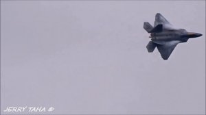 F-22 HIGH SPEED TURN WITH FULL AFTERBURNER AT RIAT!