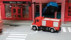 Мультик про игрушечные машинки, спецтехнику, поезд, аварии и приключения в игрушечном городке
