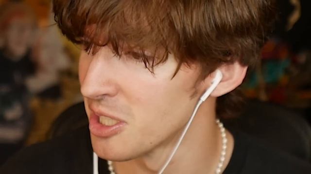 DON'T CALL ROBLOX AT 3AM!! смотреть онлайн