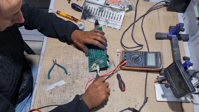 Стиральная машина не включается. Не запускается и не начинает стирку, сгорела плата! смотреть онлайн