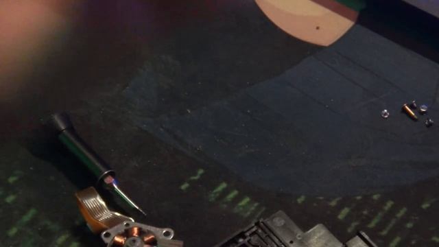 How to split the drive motor on a MiniDisc player (Read Error, Disc wont spin, Noisy, etc.) смотреть онлайн