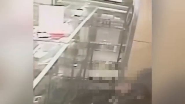 Подростки воруют в Волжском смотреть онлайн