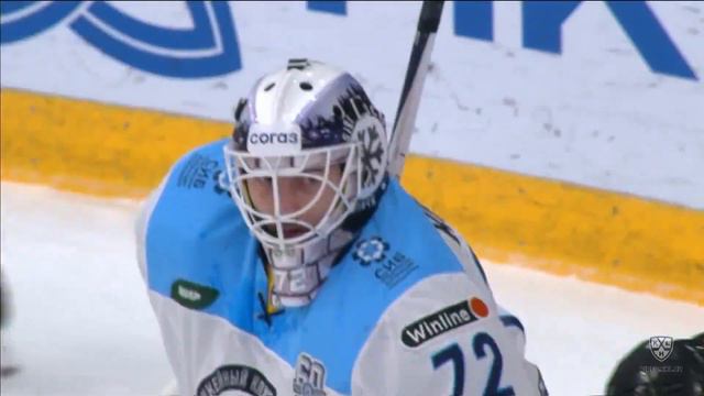 Костин выручает при выходе 1 на 1 / Kostin saves on one on one chance смотреть онлайн