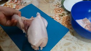 Как разделать курицу Быстро и Просто !!! Пособие для начинающих кулинаров !!! 10 минут и ВУА ЛЯ ЛЯ