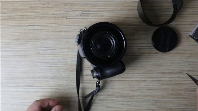 Cнег внутри объектива Carl Zeiss Vario-Tessar. Камера SONY DSC-H50.