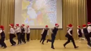 Танец снег и ёлки❄️☃️?️??