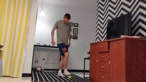 Тренировка футболиста с теннисным мячом дома. Техника, координация, чувство мяча. Часть 1