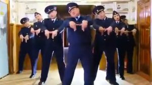Танцы якутской полиции