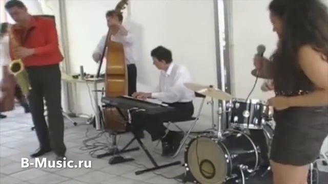 Певица и саксофонист от арт-студия «Best-Music»