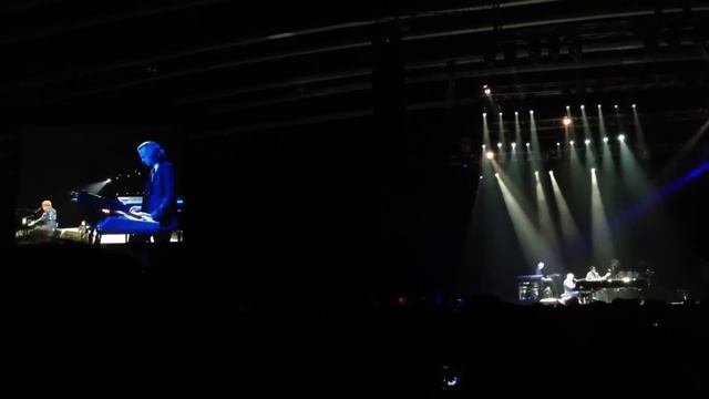 Elton John sings What Do I Gotta Do to Make You Love Me at смотреть онлайн