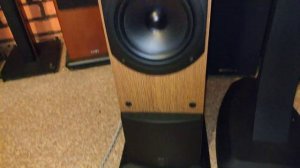 KEF Q50