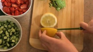 Невероятно вкусный салат с авокадо,!помидорами и кукурузой