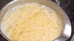 КАК ПРИГОТОВИТЬ ЛАПШУ WOK ДОМА / ТАЙСКАЯ ЛАПША С МОРЕПРОДУКТАМИ