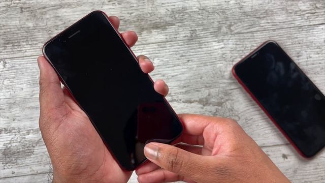 iPhone SE 2022 vs iPhone XR - Which One Should You Buy? смотреть онлайн