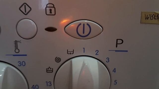 End Wash White Laundry Indesit WISL 105 (old Video)