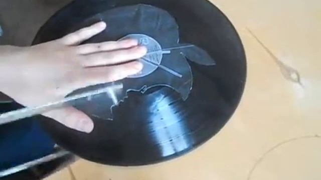 Как сделать часы из виниловой пластинки в форме apple смотреть онлайн