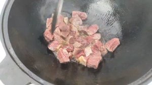 БОГРАЧ В КАЗАНЕ НА КОСТРЕ